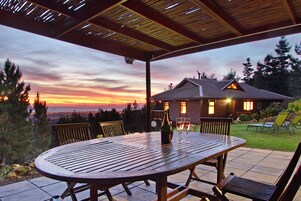 Comfort Cottage, Ocean View, Sea Facing (Ezantsi - Self Catering) | 1 bedroom, Egyptian cotton sheets, premium bedding, Tempur-Pedic beds