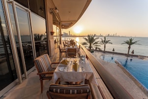 2 间餐厅，供应早餐