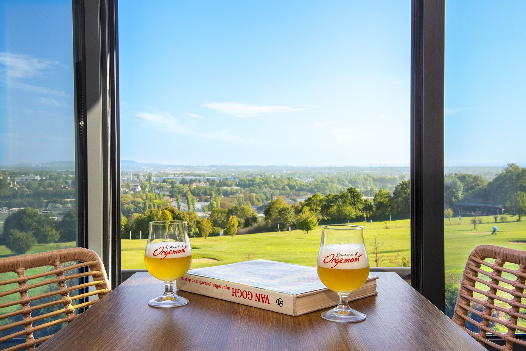 Habitación superior, vistas al campo de golf | Servicio de comidas en la habitación