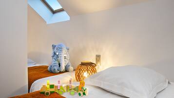Superior Apartment (Family 6 People) | Premium bedding, in-room safe, individually decorated