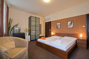 Silitysrauta/-lauta, lisävuoteet, ilmainen Wi-Fi