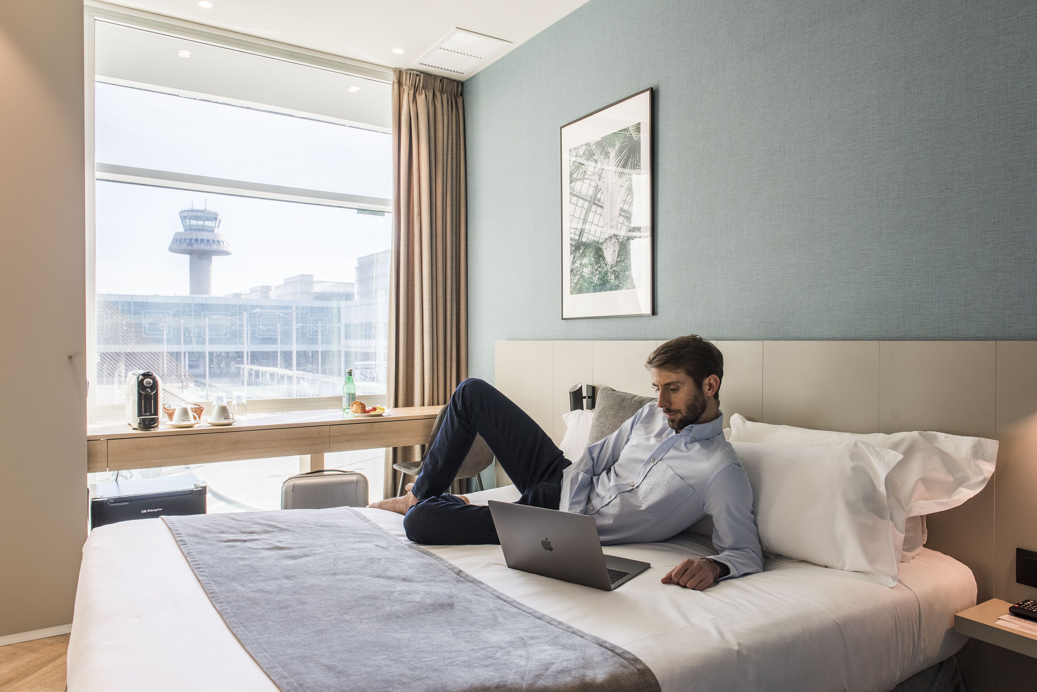 standard double room, 1 double bed, ensuite | down duvets, minibar, desk, blackout curtains