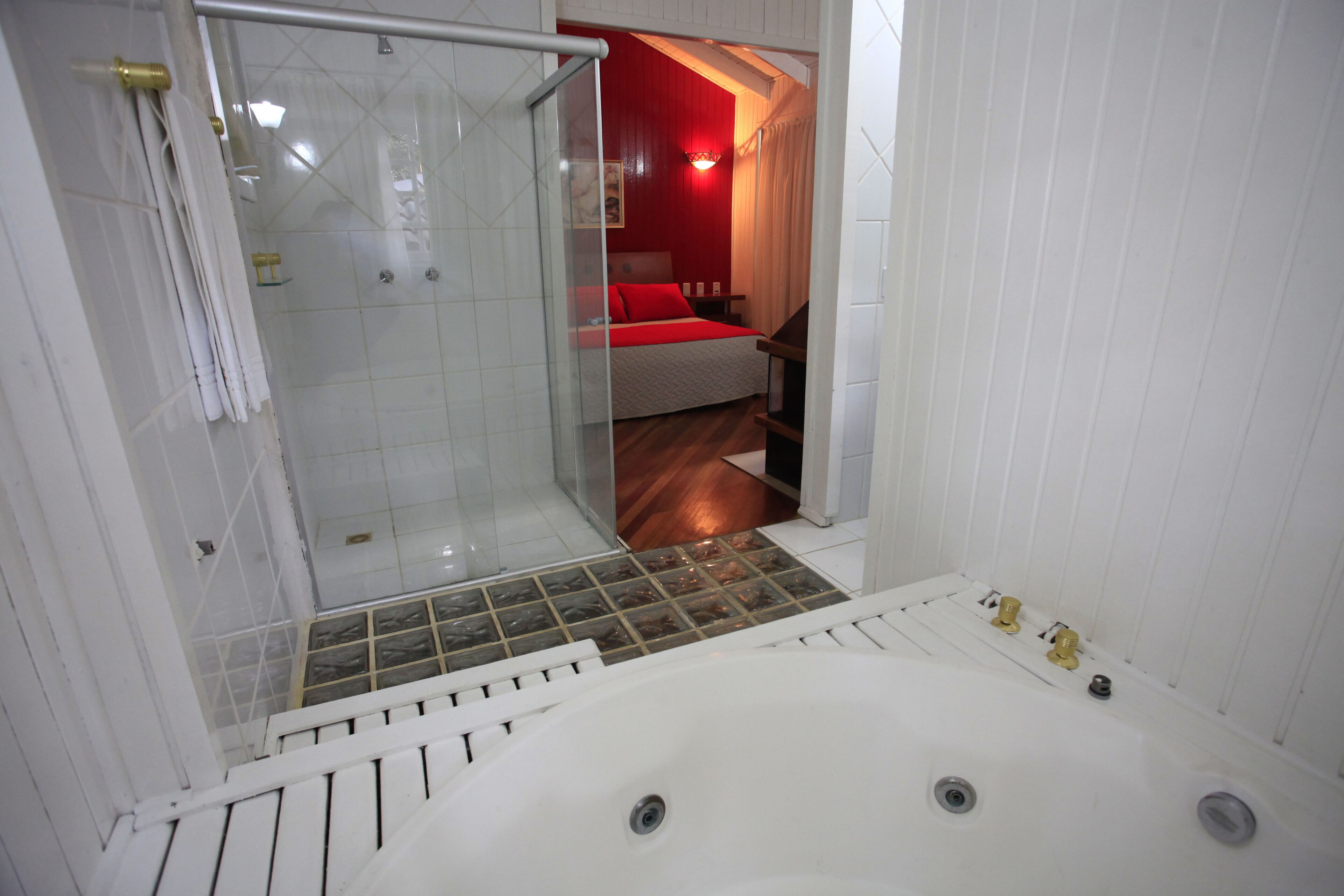 Cabane Deluxe | Baignoire à jets