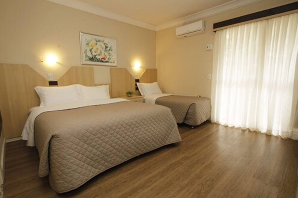 Minibar, desk, soundproofing, free WiFi