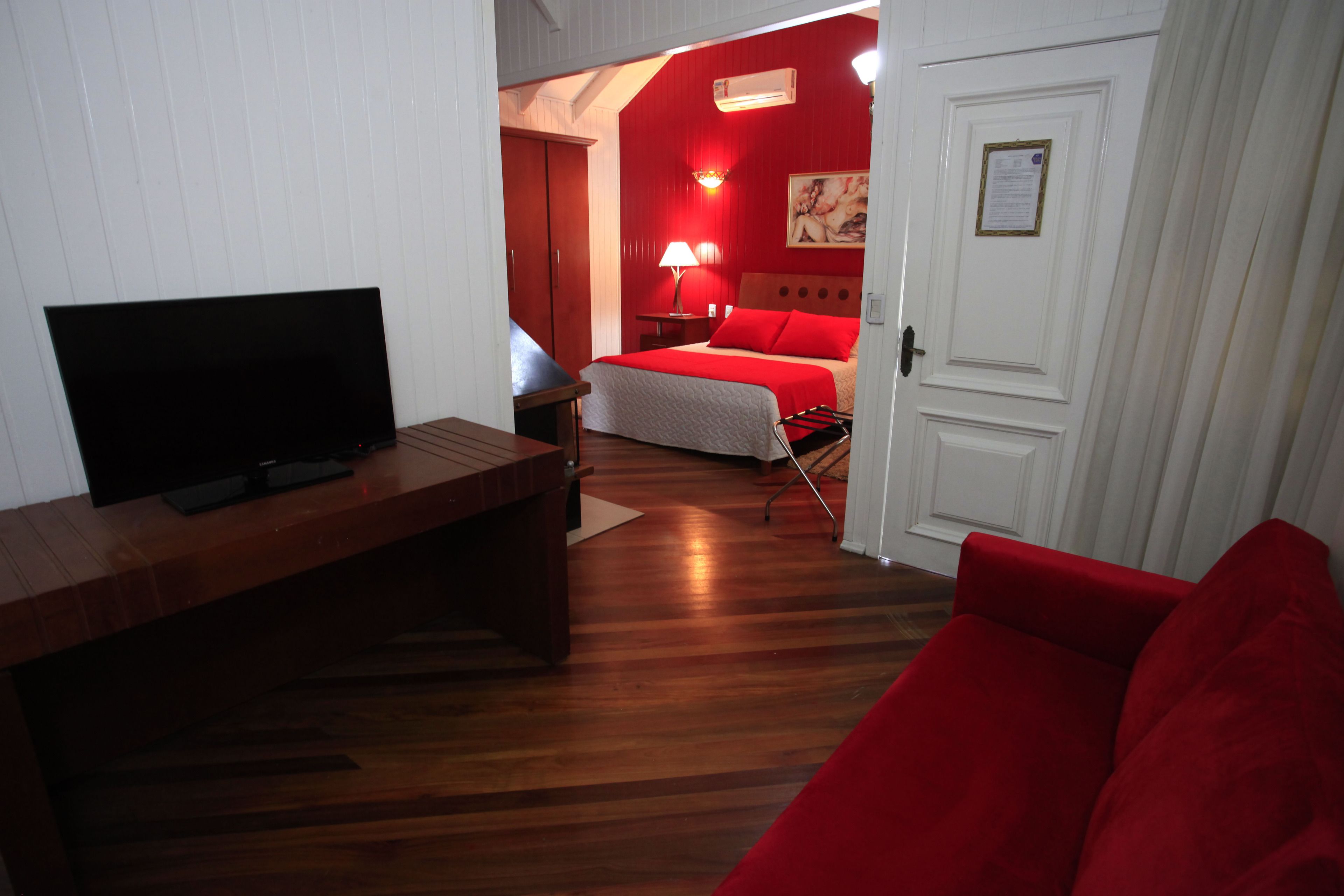 deluxe cabin | minibar, desk, soundproofing, free wifi