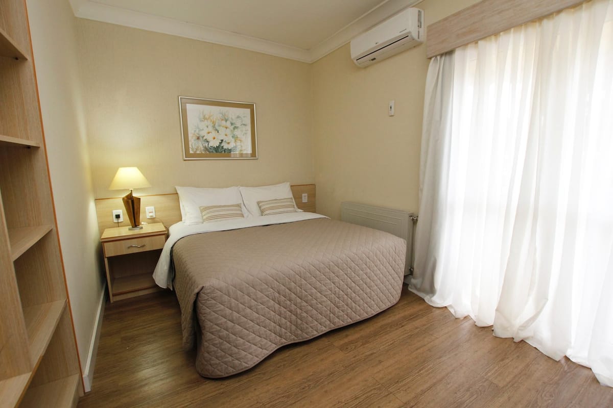 Minibar, desk, soundproofing, free WiFi