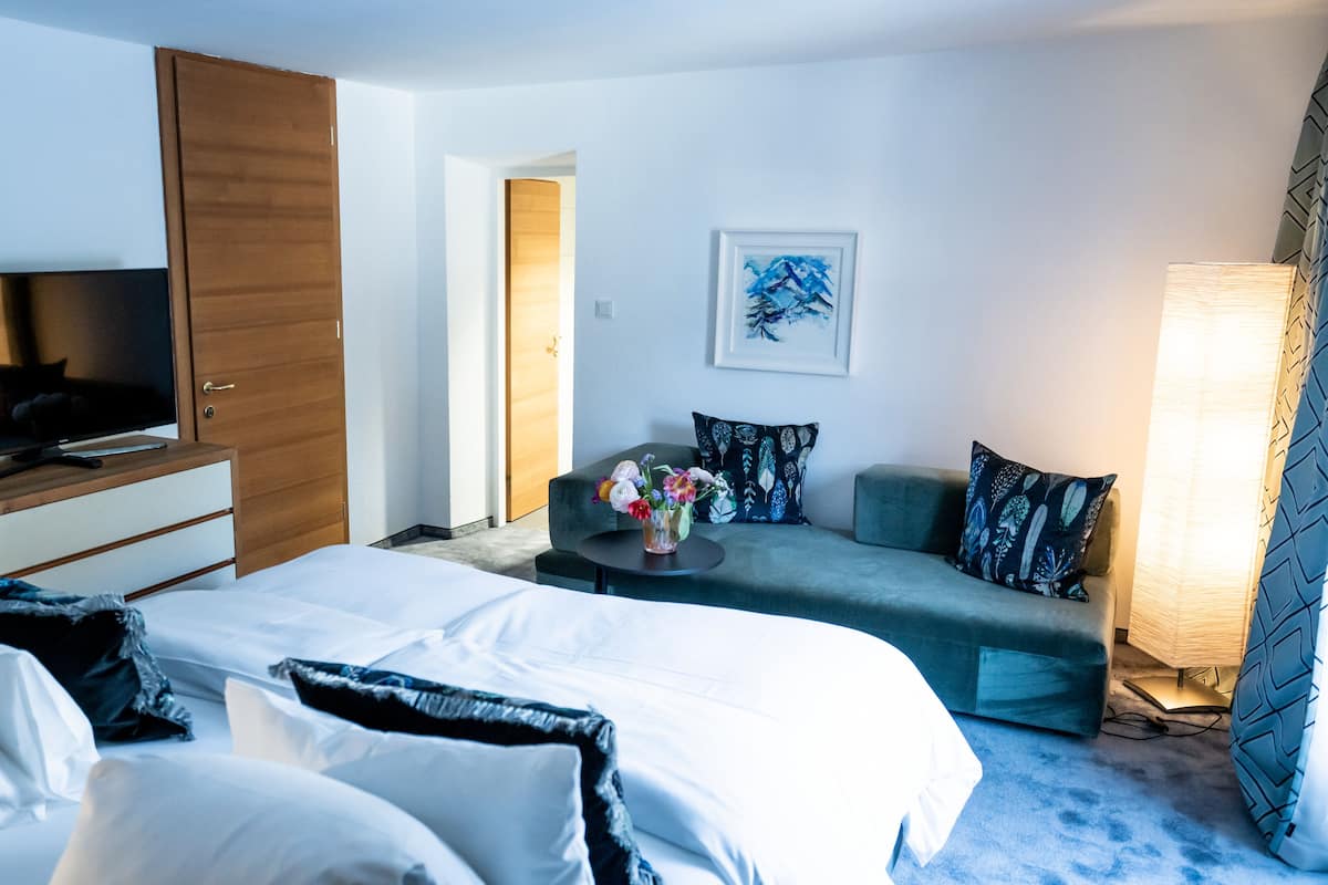 Tweepersoonskamer | Een kluis op de kamer, geluiddichte muren, gratis wifi, beddengoed