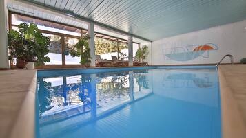 Indoor pool, pool loungers