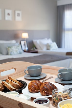 Luxe beddengoed, donsdekens, een kluis op de kamer, geluiddichte muren