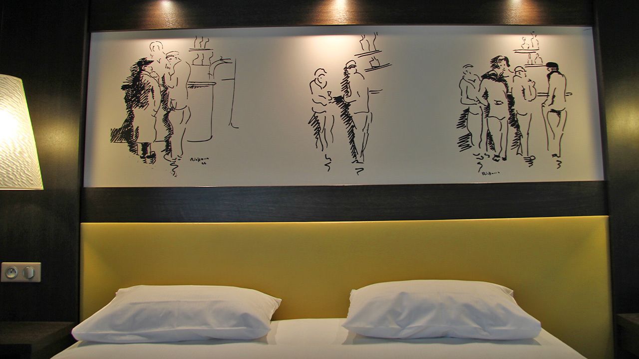 desk, soundproofing, free wifi, bed sheets