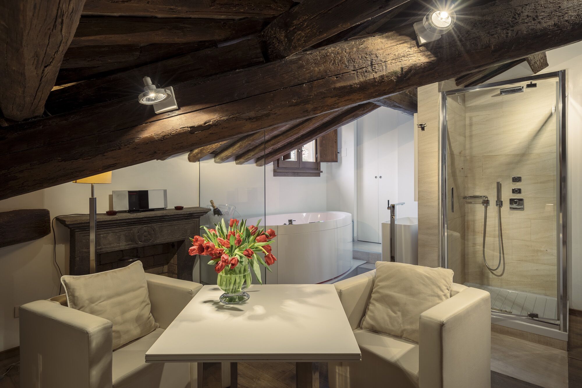 Photo - Gigli D'Oro Suite