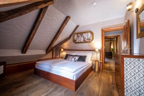 Apartment, 2 Bedrooms, Kitchenette, City View (2 private bedrooms) - Miss Sophie's Charles Bridge (Prague)