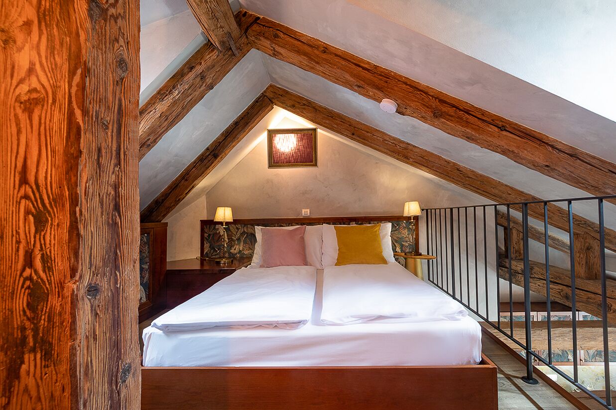 1 bedroom, premium bedding, minibar, in-room safe