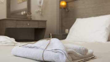 Family Apartment, 2 Bedrooms | Egyptian cotton sheets, premium bedding, in-room safe