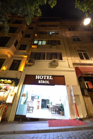 Facciata della struttura. Hotel Birol
