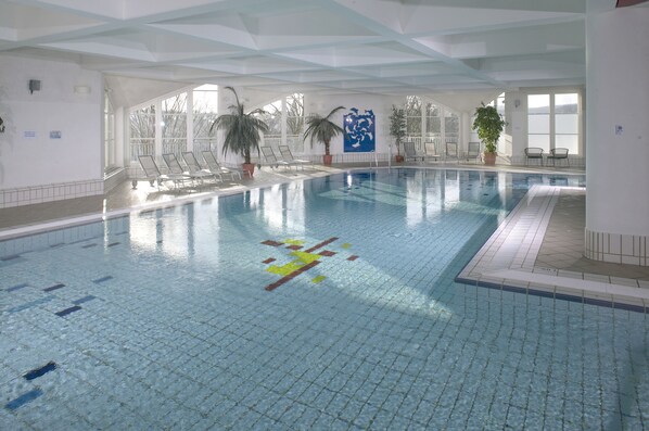Exercise/lap pool