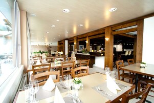 Breakfast, lunch, dinner served; garden views