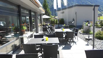 Breakfast, lunch, dinner served; garden views