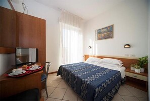 Caja fuerte, escritorio, wifi gratis