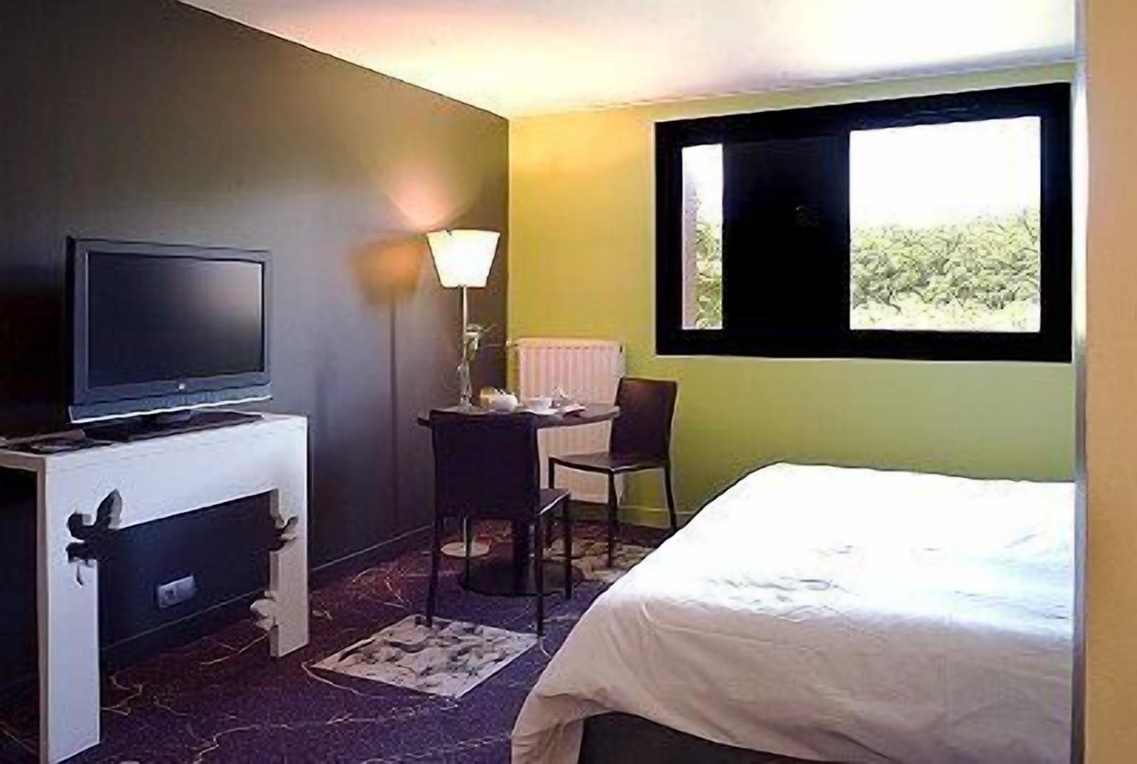 2 bedrooms, individually furnished, desk, laptop workspace