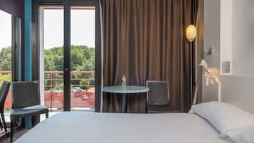 Standard Double Room | 2 bedrooms, individually furnished, desk, laptop workspace