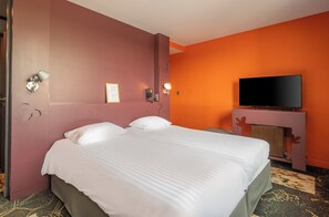 Superior Twin Room | Individually furnished, desk, laptop workspace, soundproofing - Auberge de la Foret (Le Gavre)