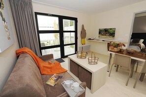 102-cm flat-screen TV with satellite channels - Auberge de la Foret (Le Gavre)