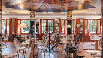 Breakfast, lunch, dinner served; French cuisine