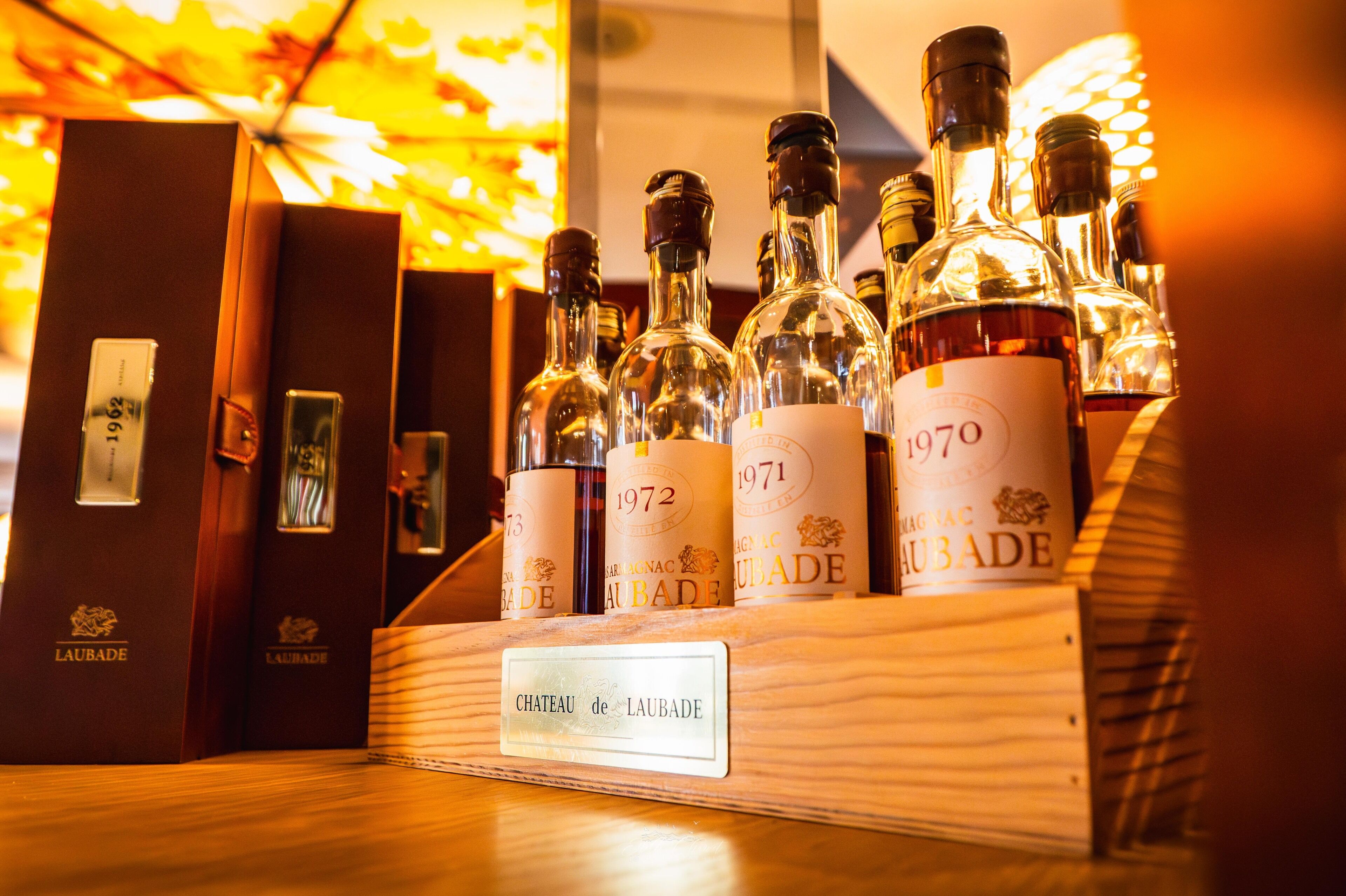 breakfast, lunch, dinner served; french cuisine