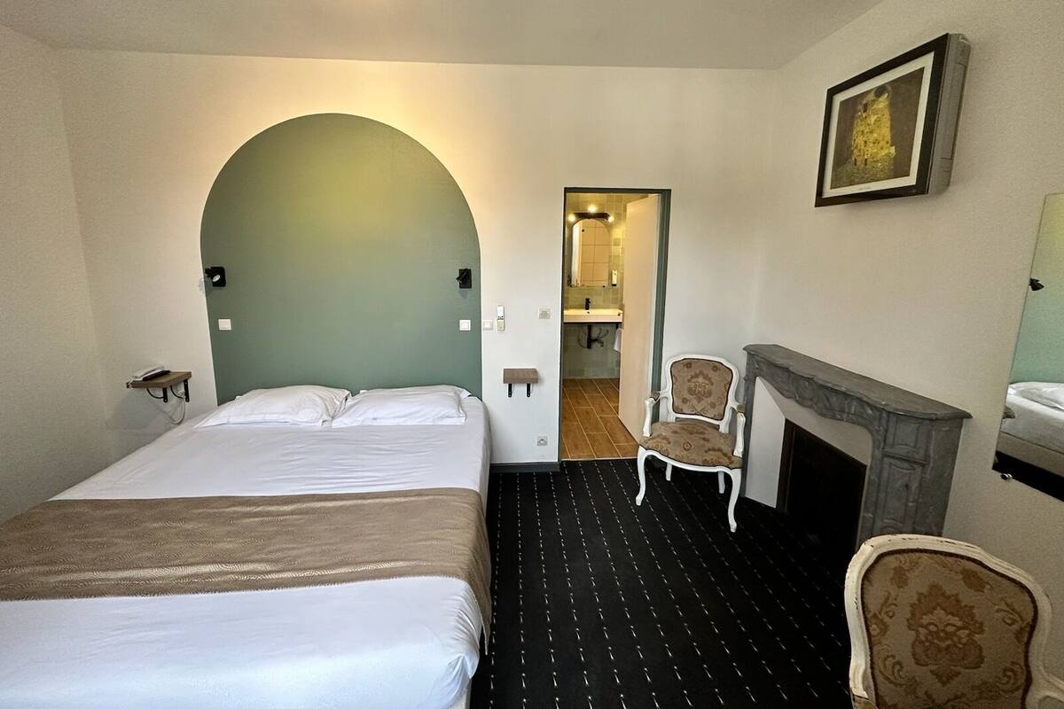 Superior Room | Desk, WiFi (free), bed sheets