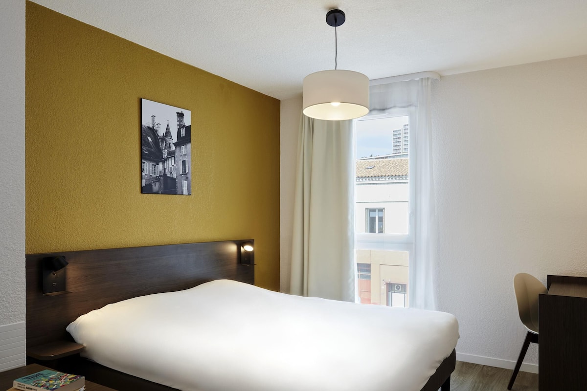 Studio, 1 Double Bed, City View | 1 bedroom, desk, soundproofing, free cribs/infant beds