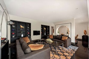 Suite Royal, 2 camere da letto | 1 camera, biancheria da letto di alta qualità, copriletto in piuma