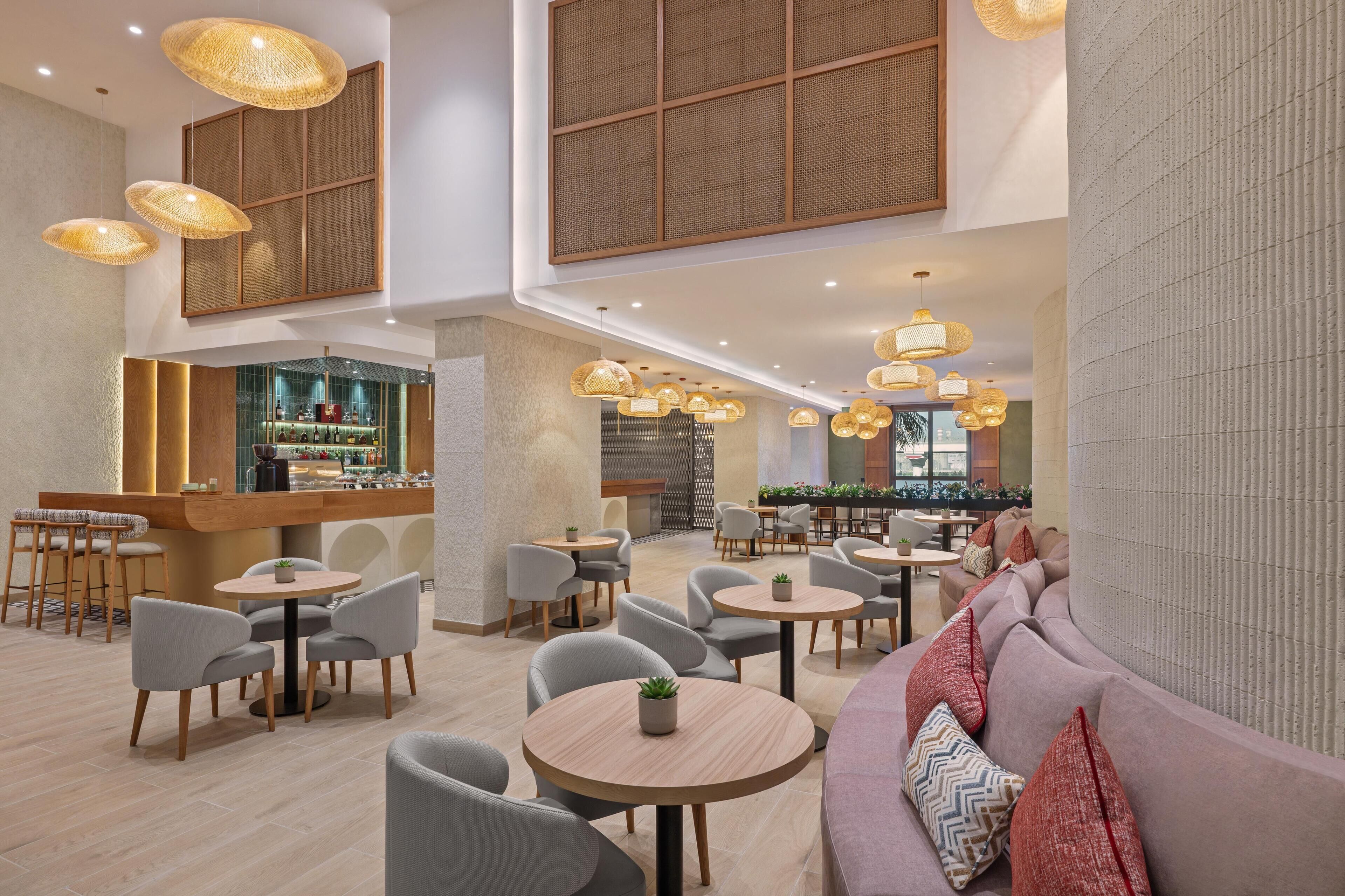 2 restaurantes, café da manhã, culinária internacional