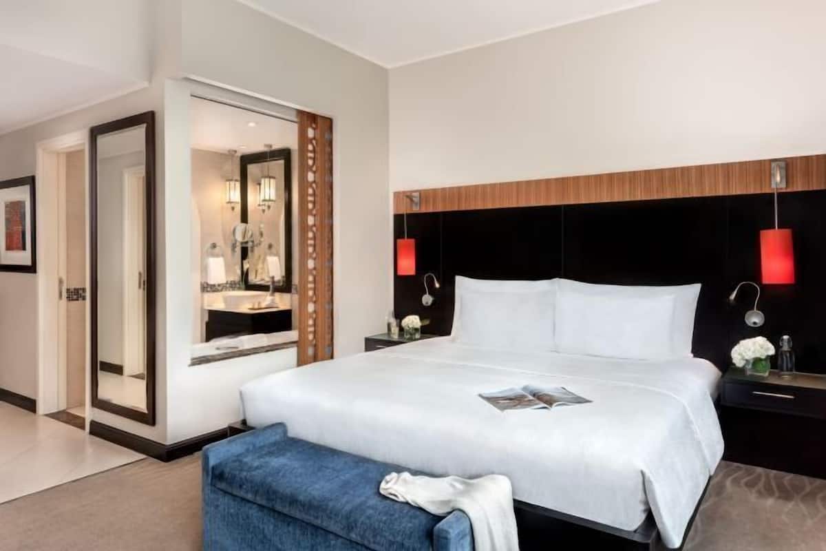 1 habitación, ropa de cama de alta calidad, cubrecamas y minibar