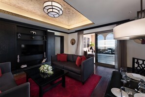 Battuta Suite, Evening Drinks & Canapes Section, Free Shuttle To Public Beach | Sängtillbehör av högsta kvalitet, duntäcken och minibar