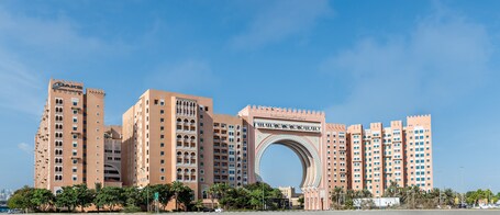Oaks Ibn Battuta Gate Dubai - Image 4