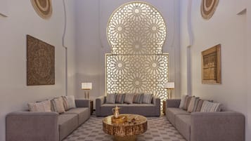 Sängtillbehör av högsta kvalitet, duntäcken och minibar