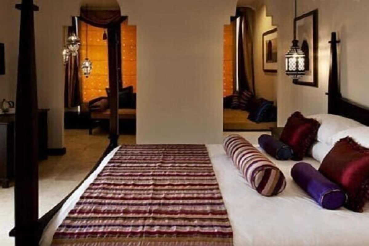 In-room safe, desk, free WiFi, bed sheets