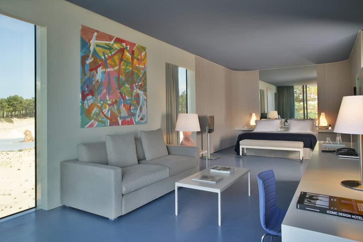 premium bedding, down duvets, minibar, in-room safe