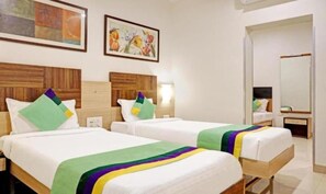 Deluxe Double Room - Hotel Madhav International (Pune)
