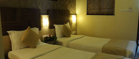 Suite, 1 Bedroom | 2 bedrooms, in-room safe, desk, iron/ironing board