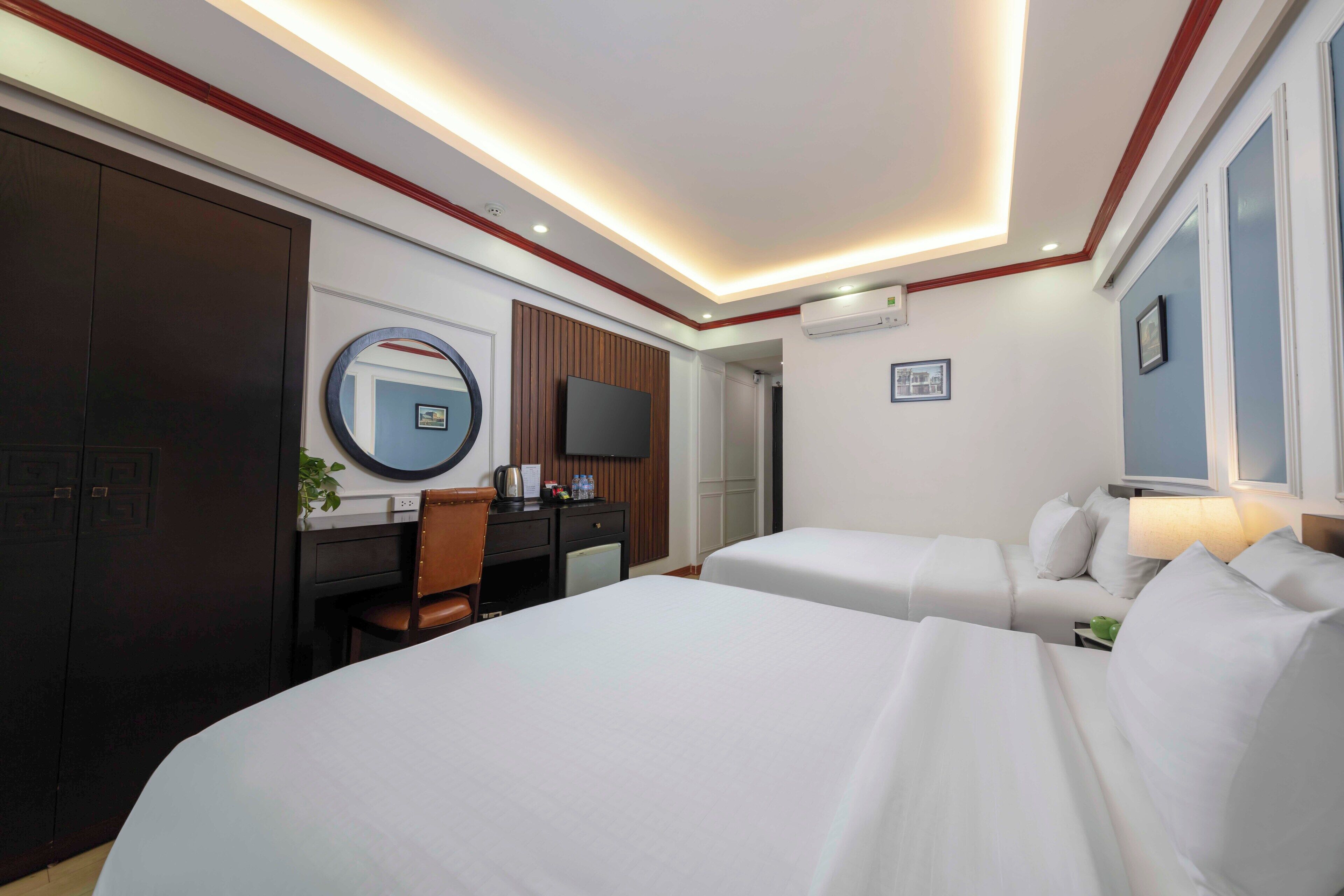 family studio suite | 1 bedroom, premium bedding, pillow-top beds, minibar