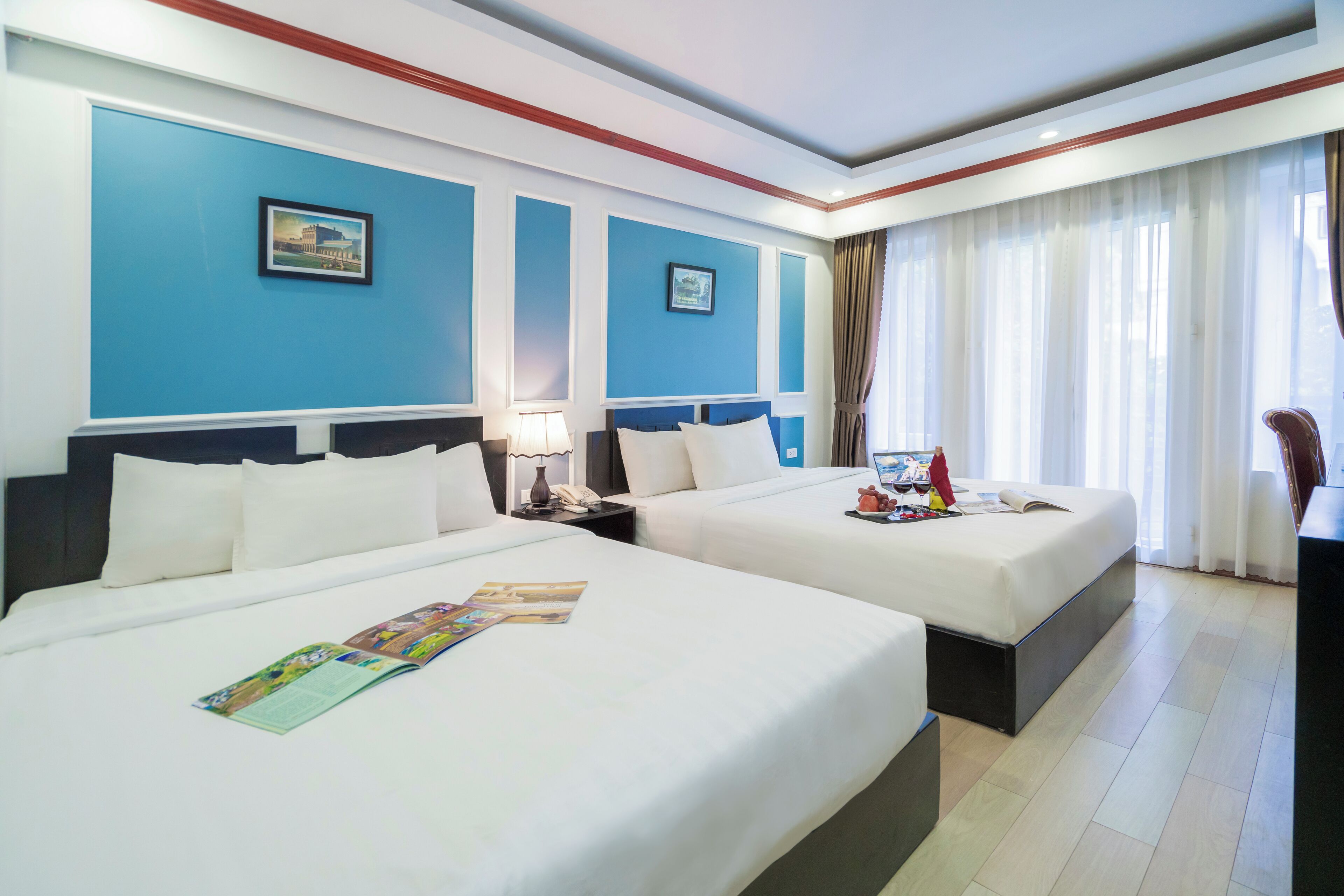 family studio suite | 1 bedroom, premium bedding, pillow-top beds, minibar