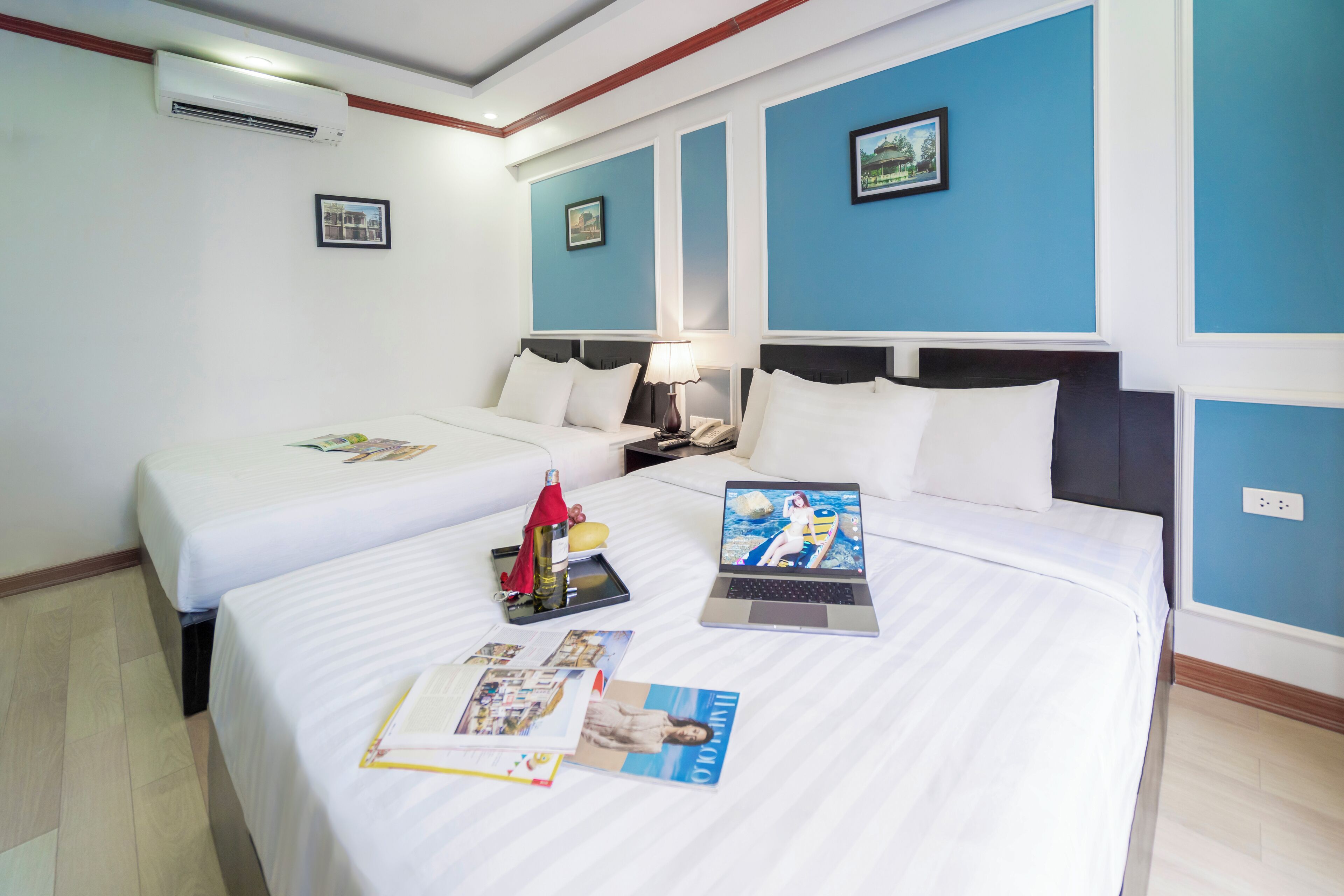 family studio suite | 1 bedroom, premium bedding, pillow-top beds, minibar