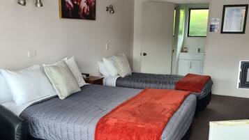 Studio | 1 bedroom, laptop workspace, free cribs/infant beds, free WiFi