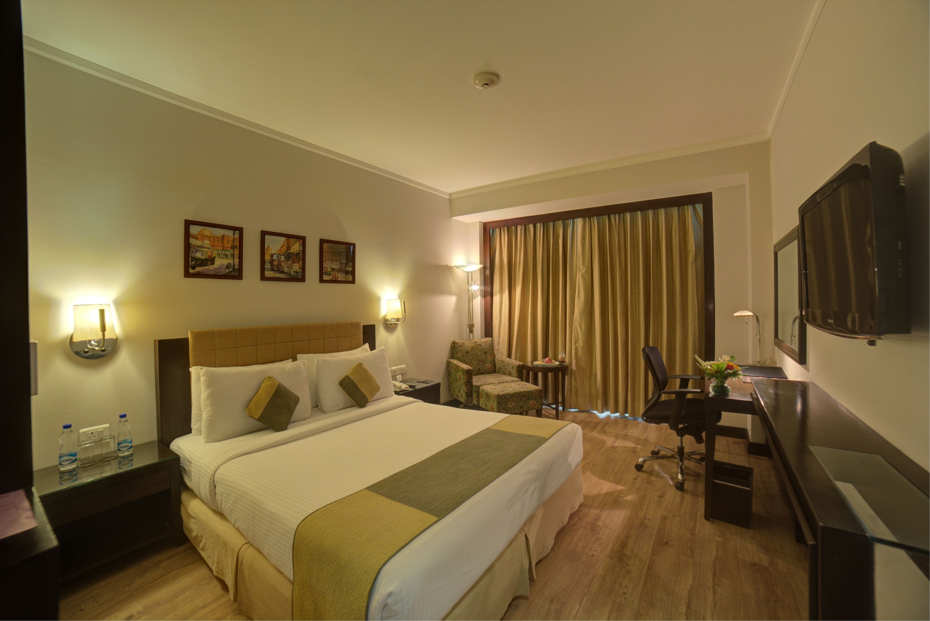 Photo - Goldfinch Hotel Delhi NCR