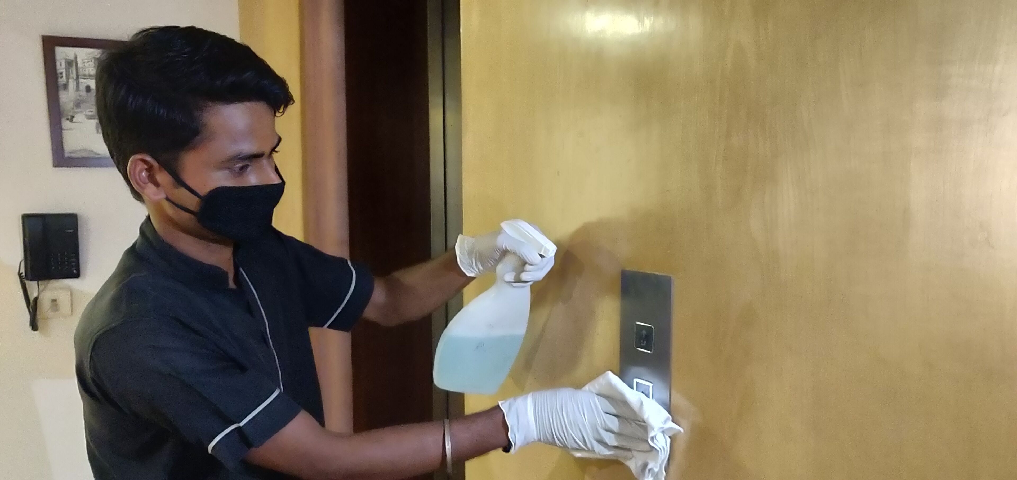 Photo - Goldfinch Hotel Delhi NCR