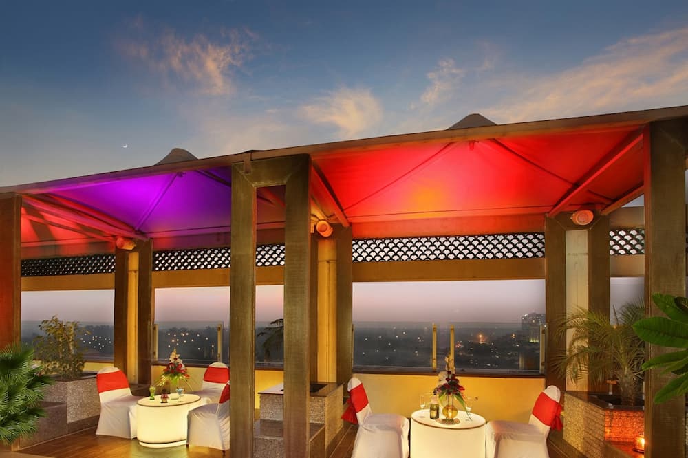 Goldfinch Hotel Delhi NCR