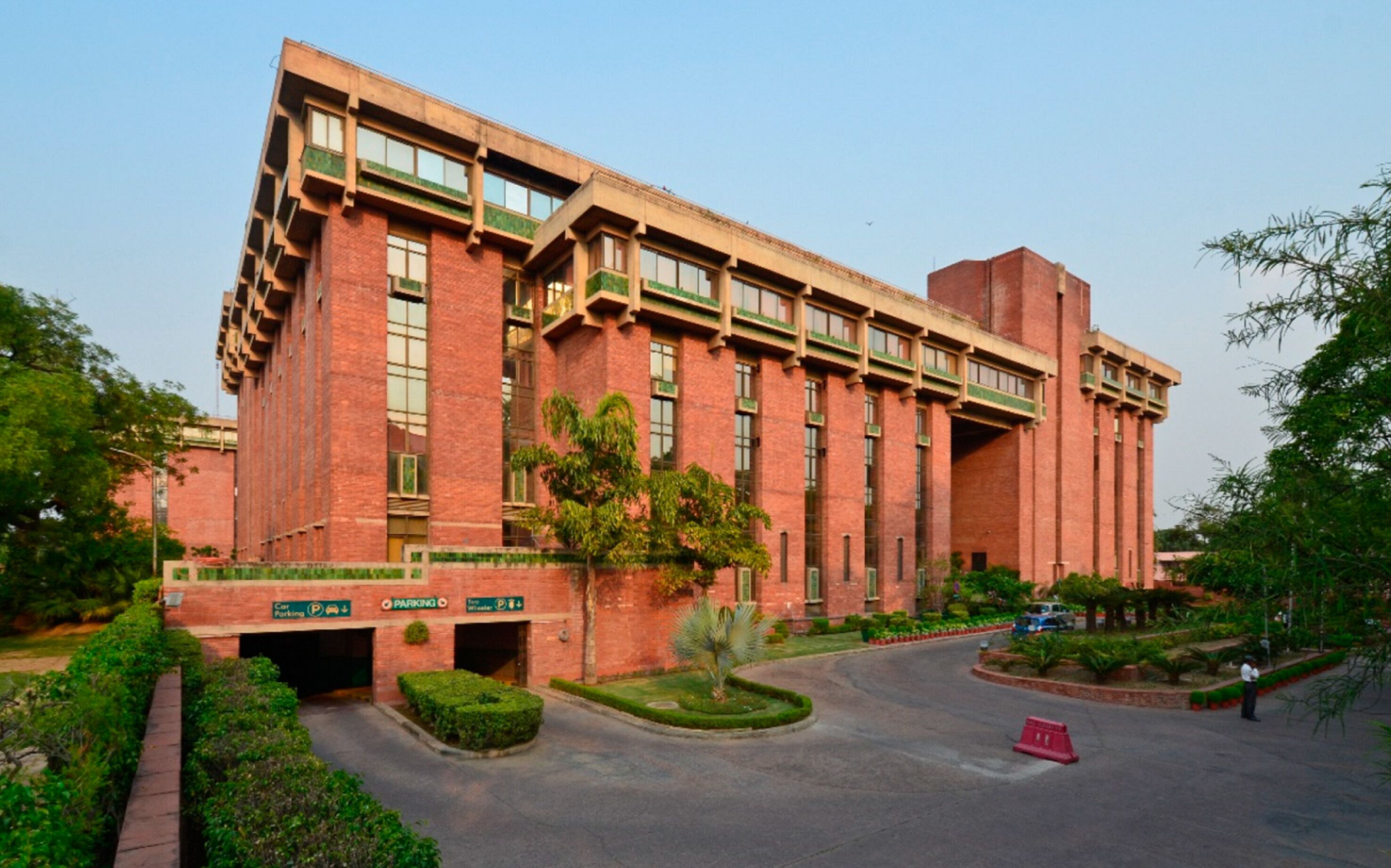 Photo - Goldfinch Hotel Delhi NCR