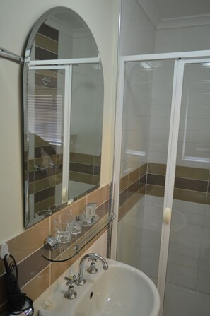 Bathroom - Snooze Inn (Fortitude Valley)